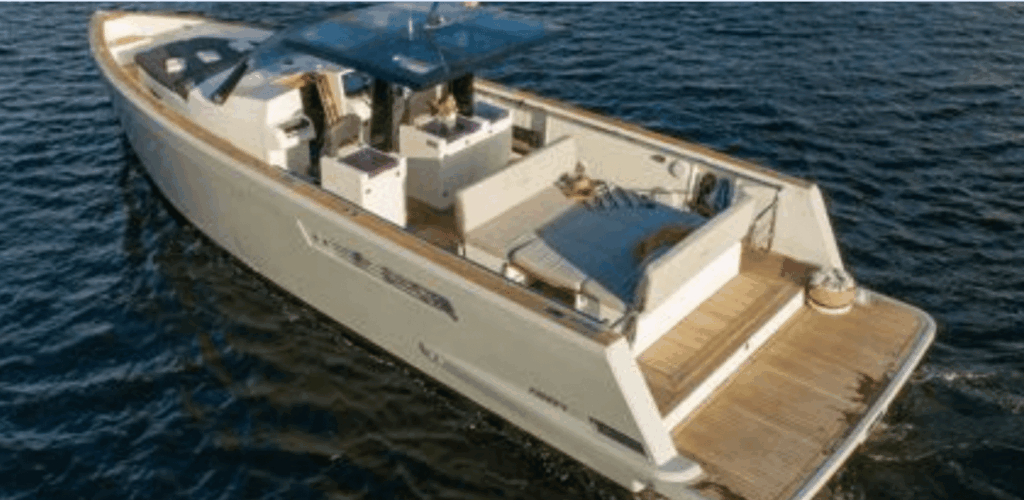 40ft Fjord “Elise” Mega Yacht Charter from River Landing Marina on the Miami River 9 %MAlquiler de yates en Miami%