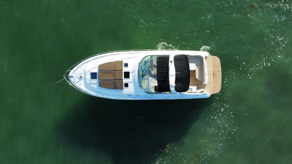 40ft Sea Ray Yacht Charter from Rickenbacker Marina, Key Biscayne 14 %MAlquiler de yates en Miami%