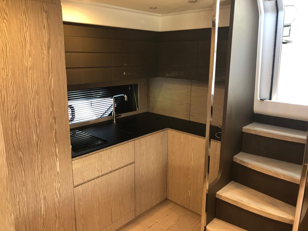 45ft Azimut “Elevate” Yacht Charter Miami | Alquiler de lujo moderno 💎 9 %MAlquiler de yates en Miami%