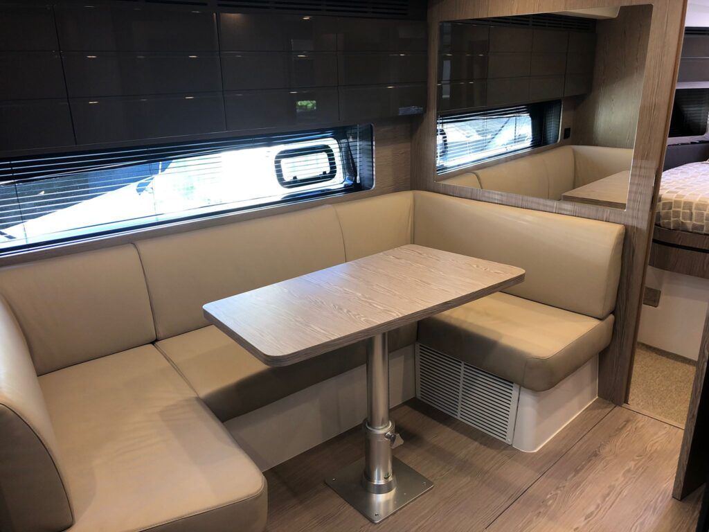 45ft Azimut “Elevate” Yacht Charter Miami | Alquiler de lujo moderno 💎 8 %MAlquiler de yates en Miami%