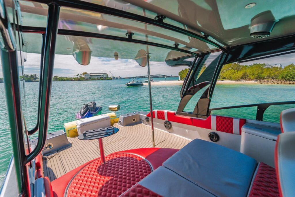 42ft Tempest Yacht Charter | Chamonix Marina Miami Day Cruise 🚤 2 %MAlquiler de yates en Miami%