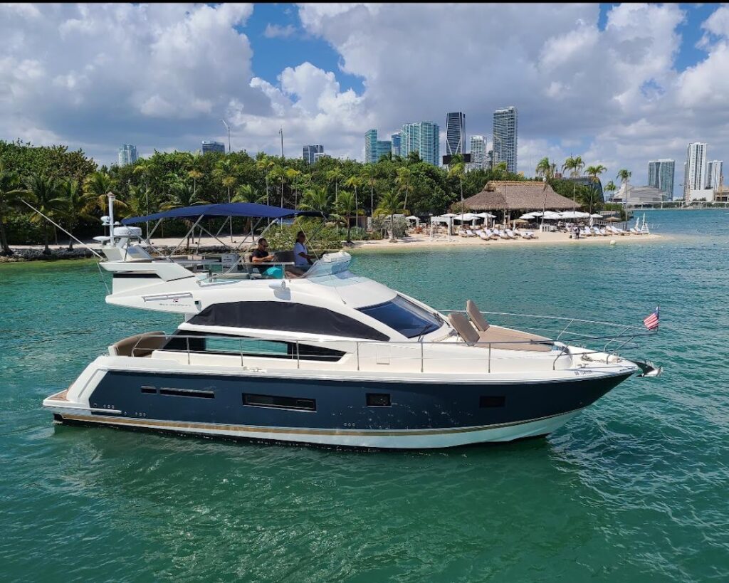 46ft Fairline Yacht Charter | Venetian Marina Miami Experience 🚤 3 %MAlquiler de yates en Miami%