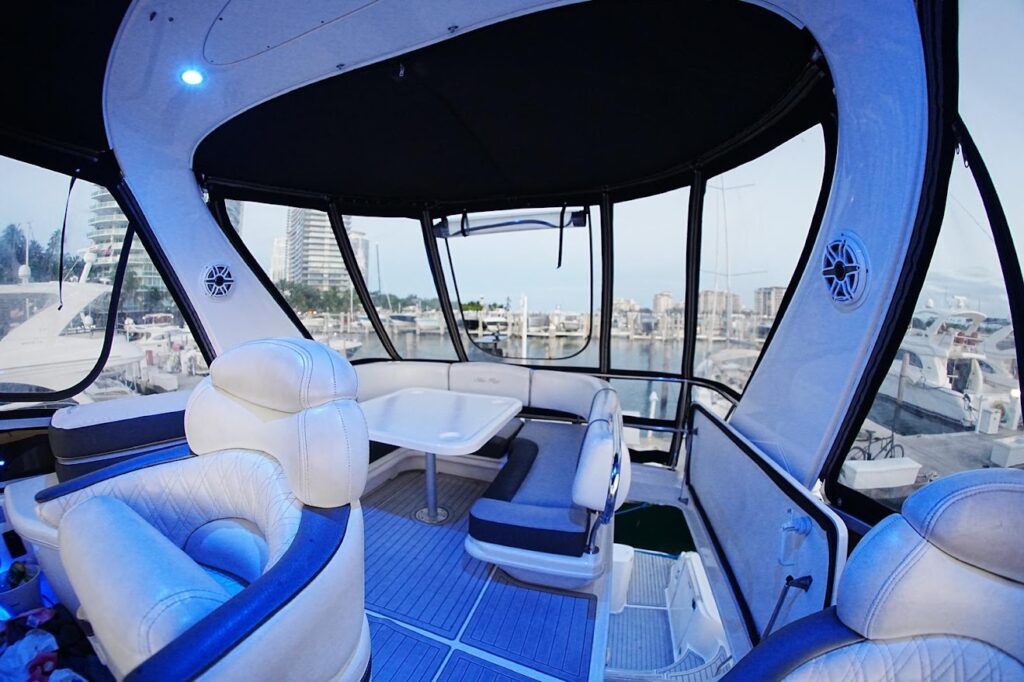 50ft Sea Ray “Rose” Yacht Charter | Miami Beach Marina Pier K 🌹 4 %MAlquiler de yates en Miami%