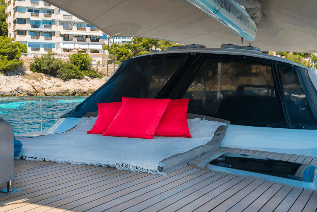 Ocean Phoenix 80ft Yate Panama 🌅 | Bluewater Charter 22 Reserve un alquiler de yates de lujo en Panamá con Feeling Yachty - charters privados, catamaranes y excursiones por las islas de San Blas y la Bahía de Panamá. Todo incluido, precios transparentes.