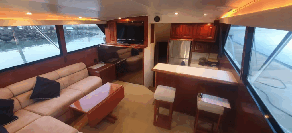 46ft Viking Yacht Rental Panama 🎣 | Pesca Deportiva y Cruceros 13 Reserve un alquiler de yates de lujo en Panamá con Feeling Yachty - charters privados, catamaranes y excursiones por las islas de San Blas y la Bahía de Panamá. Todo incluido, precios transparentes.