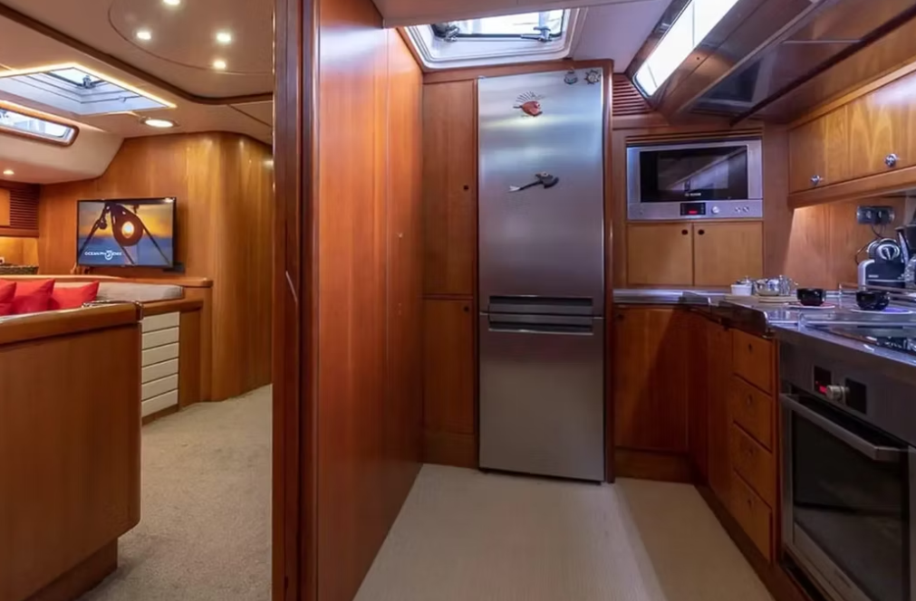 80ft Pendennis Ocean Phoenix Panama 🌅 | Premium Sailing Yacht 15 Reserve un alquiler de yates de lujo en Panamá con Feeling Yachty - charters privados, catamaranes y excursiones por las islas de San Blas y la Bahía de Panamá. Todo incluido, precios transparentes