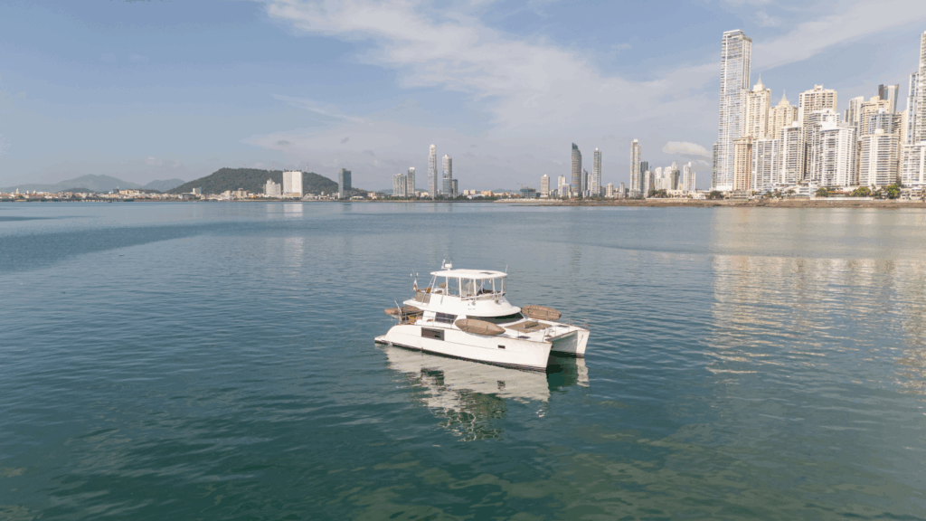 Book a luxury yacht rental in Panama with Feeling Yachty — private charters, catamarans, and island tours in the San Blas Islands and Panama Bay. All-inclusive, transparent pricing.