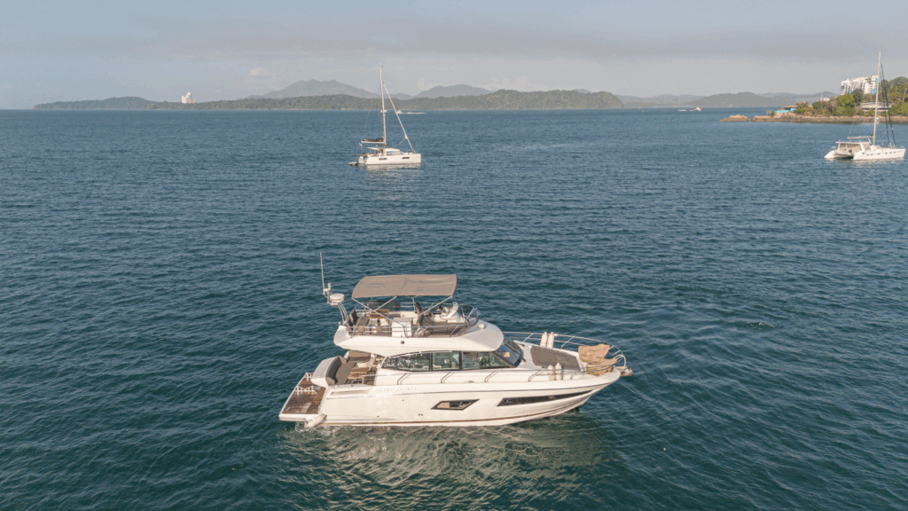 Reserve un alquiler de yates de lujo en Panamá con Feeling Yachty - charters privados, catamaranes y excursiones por las islas de San Blas y la Bahía de Panamá. Todo incluido, precios transparentes