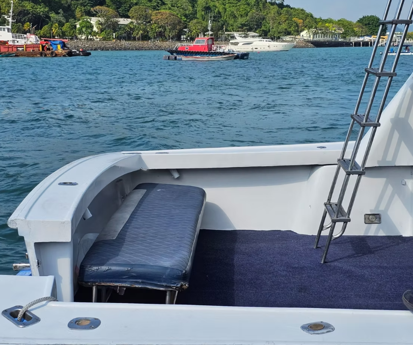 Book a luxury yacht rental in Panama with Feeling Yachty — private charters, catamarans, and island tours in the San Blas Islands and Panama Bay. All-inclusive, transparent pricing.