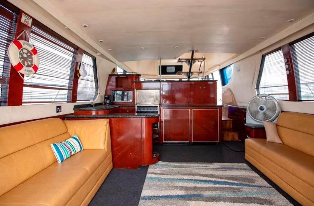 Reserve un alquiler de yates de lujo en Panamá con Feeling Yachty - charters privados, catamaranes y excursiones por las islas de San Blas y la Bahía de Panamá. Todo incluido, precios transparentes.