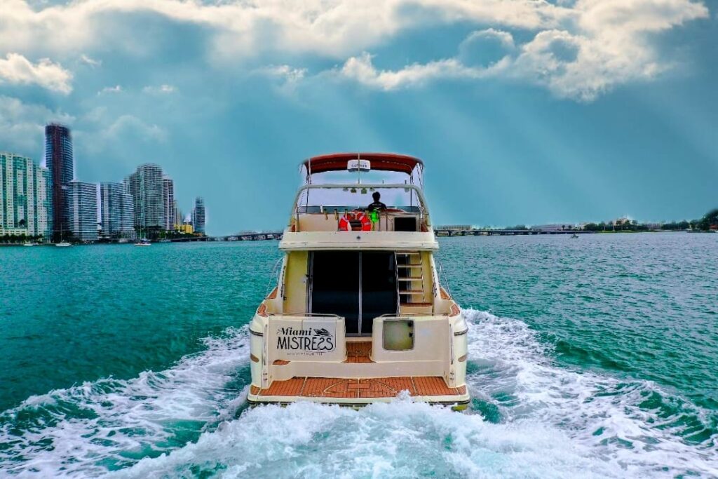%MAlquiler de yates en Miami%