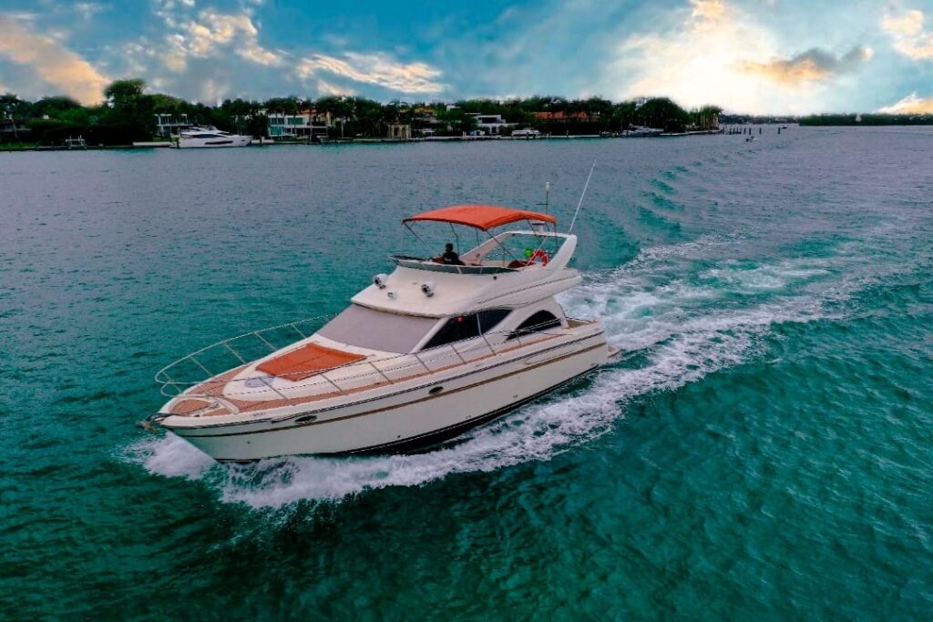 %MAlquiler de yates en Miami%