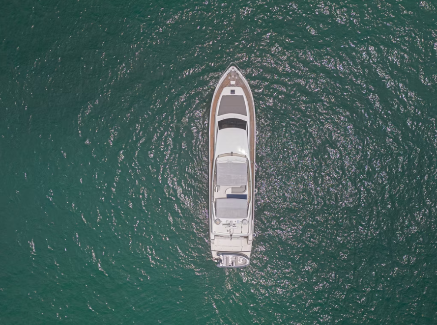 80ft Ferretti Luxury Yacht Panama 💎 | Private VIP Charter 15 Reserve un alquiler de yates de lujo en Panamá con Feeling Yachty - charters privados, catamaranes y excursiones por las islas de San Blas y la Bahía de Panamá. Todo incluido, precios transparentes.