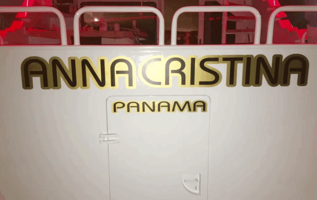 Reserve un alquiler de yates de lujo en Panamá con Feeling Yachty - charters privados, catamaranes y excursiones por las islas de San Blas y la Bahía de Panamá. Todo incluido, precios transparentes