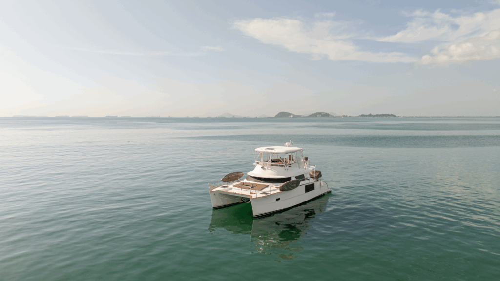 Book a luxury yacht rental in Panama with Feeling Yachty — private charters, catamarans, and island tours in the San Blas Islands and Panama Bay. All-inclusive, transparent pricing.