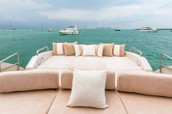 86ft Azimut Mega Yacht Charter 19 %Miami Yacht Rentals%