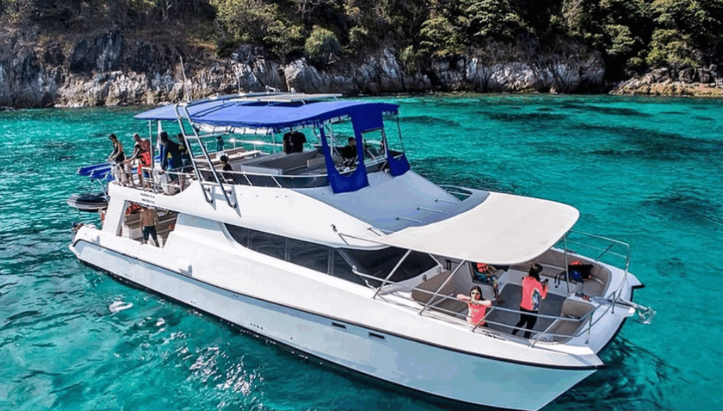 60ft Searenity Alquiler de Yates Panamá 😎 | Stylish Bay Cruises 22 Reserve un alquiler de yates de lujo en Panamá con Feeling Yachty - charters privados, catamaranes y excursiones por las islas de San Blas y la Bahía de Panamá. Todo incluido, precios transparentes.