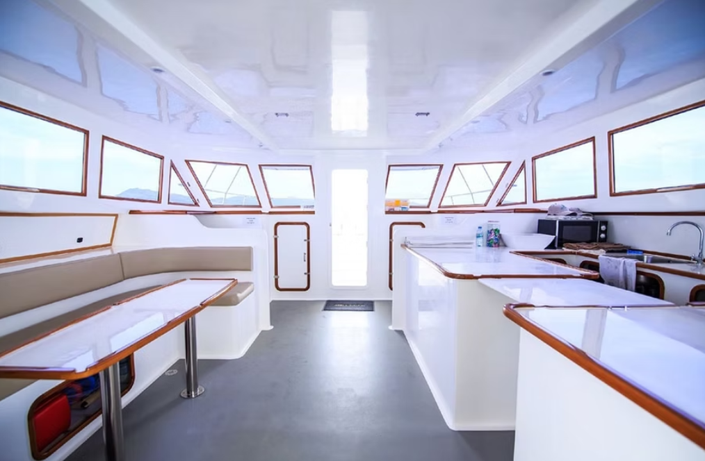 60ft Searenity Alquiler de Yates Panamá 😎 | Stylish Bay Cruises 19 Reserve un alquiler de yates de lujo en Panamá con Feeling Yachty - charters privados, catamaranes y excursiones por las islas de San Blas y la Bahía de Panamá. Todo incluido, precios transparentes.