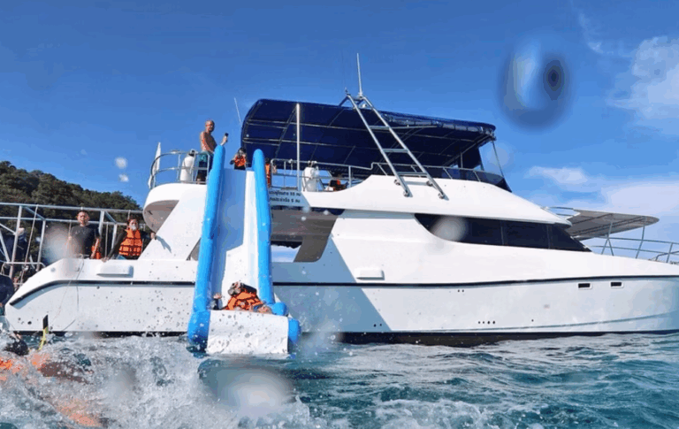 Book a luxury yacht rental in Panama with Feeling Yachty — private charters, catamarans, and island tours in the San Blas Islands and Panama Bay. All-inclusive, transparent pricing.