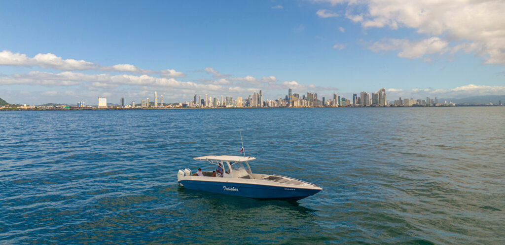 Reserve un alquiler de yates de lujo en Panamá con Feeling Yachty - charters privados, catamaranes y excursiones por las islas de San Blas y la Bahía de Panamá. Todo incluido, precios transparentes.