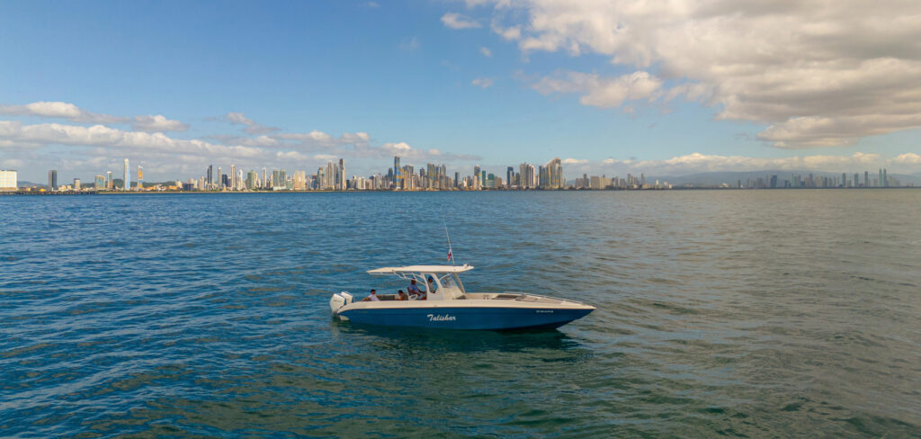 Reserve un alquiler de yates de lujo en Panamá con Feeling Yachty - charters privados, catamaranes y excursiones por las islas de San Blas y la Bahía de Panamá. Todo incluido, precios transparentes.
