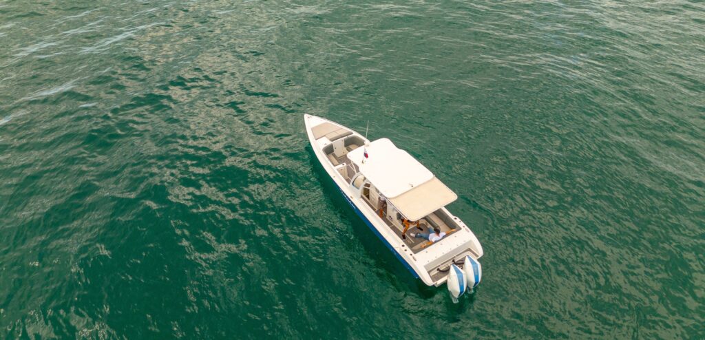 Reserve un alquiler de yates de lujo en Panamá con Feeling Yachty - charters privados, catamaranes y excursiones por las islas de San Blas y la Bahía de Panamá. Todo incluido, precios transparentes.