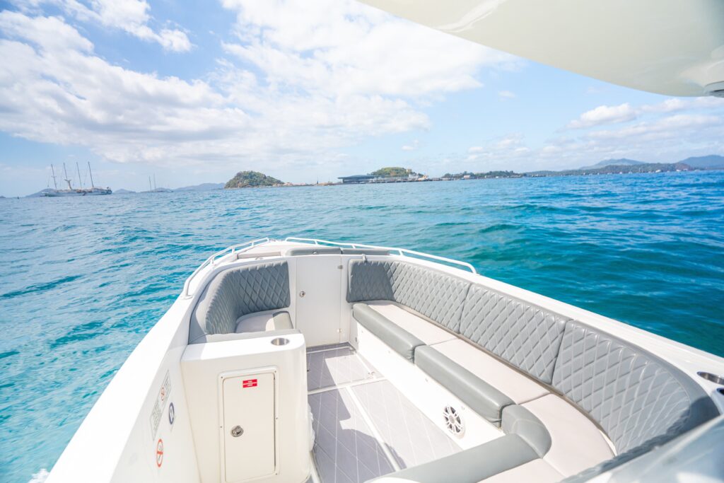 Reserve un alquiler de yates de lujo en Panamá con Feeling Yachty - charters privados, catamaranes y excursiones por las islas de San Blas y la Bahía de Panamá. Todo incluido, precios transparentes.