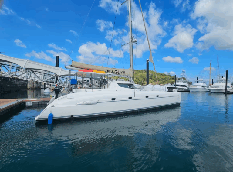 Book a luxury yacht rental in Panama with Feeling Yachty — private charters, catamarans, and island tours in the San Blas Islands and Panama Bay. All-inclusive, transparent pricing.