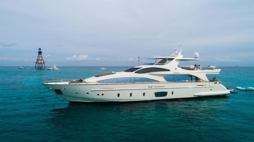 105ft Azimut "Babieca" – Feeling Yachty | Miami Yacht Rentals | Miami Beach 20 %Miami Yacht Rentals%