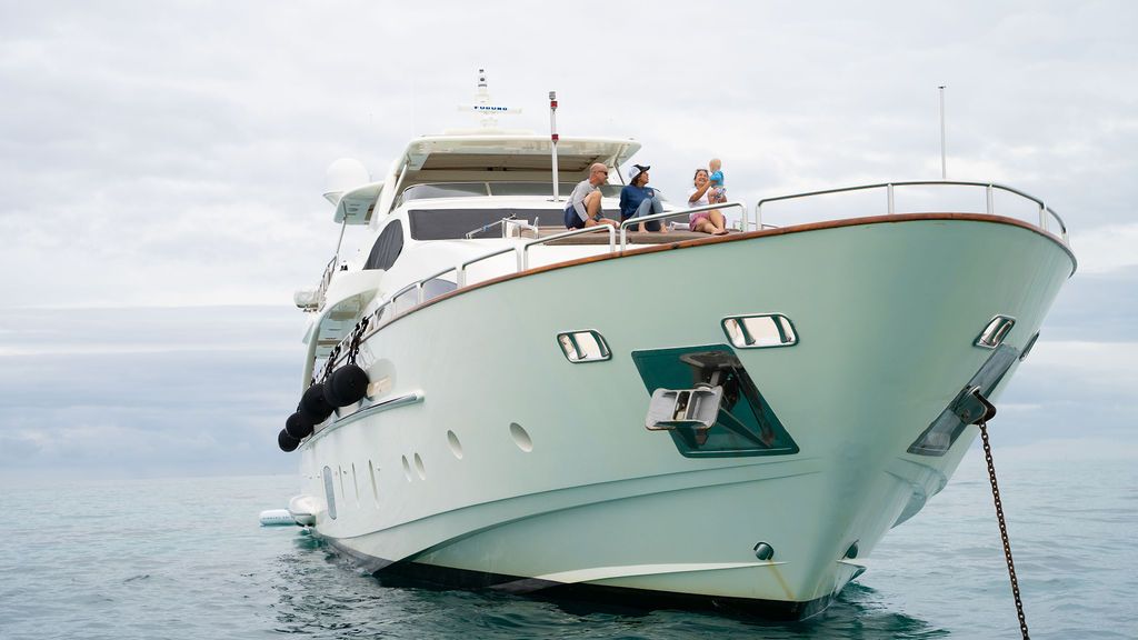 105ft Azimut “Babieca” Mega-Yacht Rental in Miami Beach 4 %Miami Yacht Rentals%