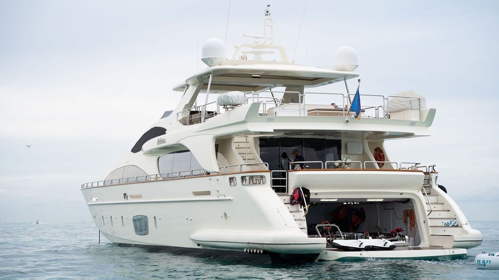 Mega Yachts 43 %Miami Yacht Rentals%