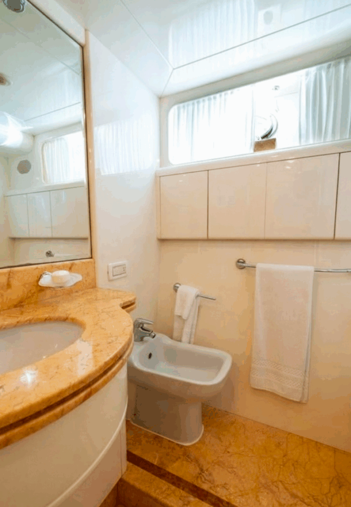 ✨80ft Uniesse Yacht Charter (Regal) - FREE HOUR 12 %Miami Yacht Rentals%