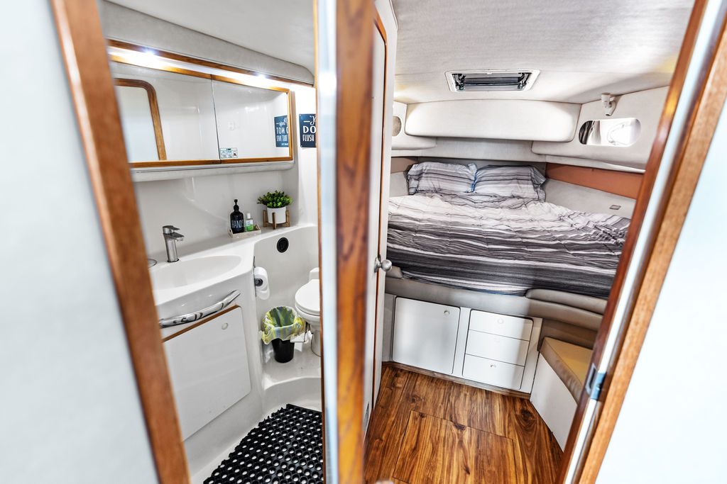 48ft Sea Ray Bridge Yacht Rental Miami 🌙 | 15 ppl | Commercial License 6 %Miami Yacht Rentals%