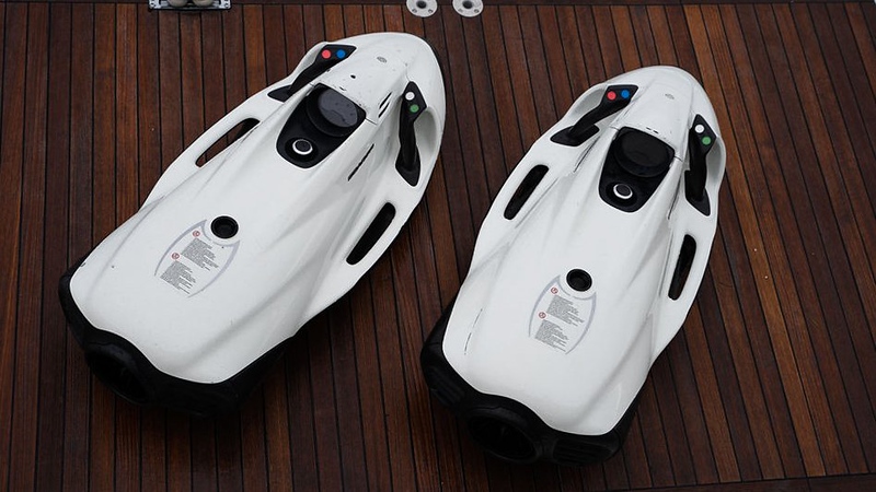 105ft Azimut “Babieca” Mega-Yacht Rental in Miami Beach 9 %Miami Yacht Rentals%