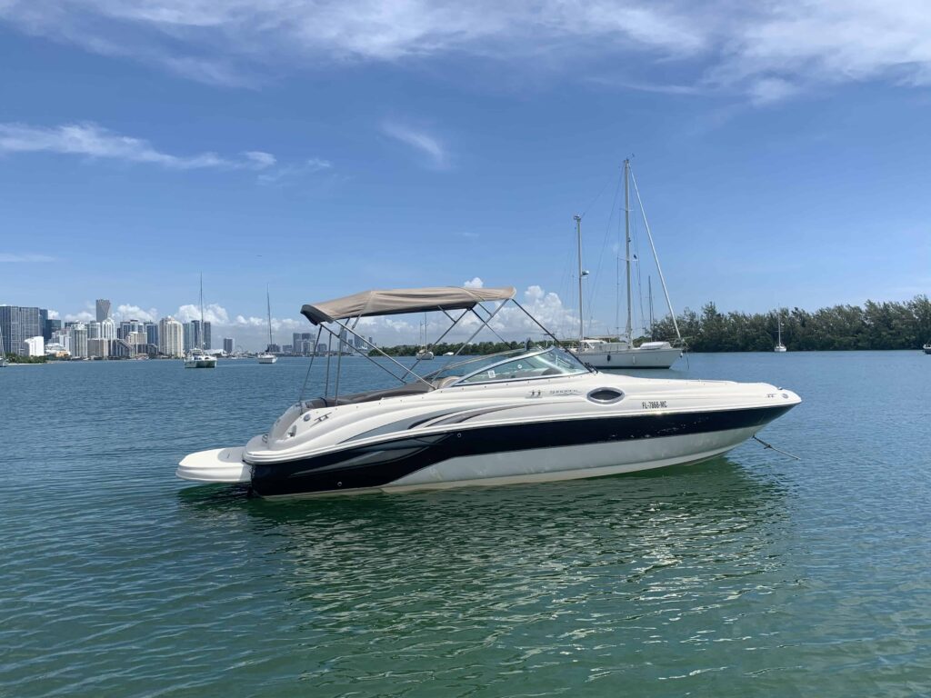 🛥️ 26ft’ Sea Ray 240 Sundeck Sport — Miami Yacht Charter 5 %Miami Yacht Rentals%