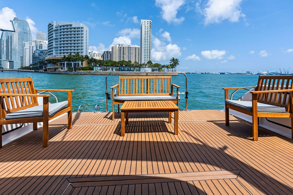 48ft Sea Ray Bridge Yacht Rental Miami 🌙 | 15 ppl | Commercial License 2 %Miami Yacht Rentals%