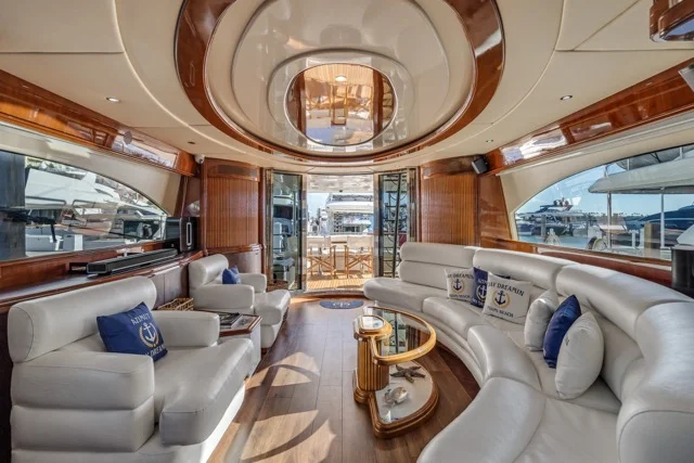 90ft Azimut “Day Dreaming” – Feeling Yachty | Miami Yacht Rentals | Miami Beach Marina 32 %Miami Yacht Rentals%