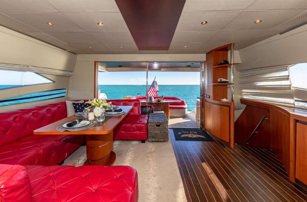 90ft Pershing Regal Yacht Rental | Miami Beach 🚤 27 %MAlquiler de yates en Miami%