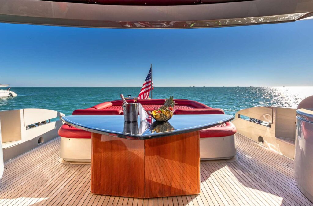 90ft Pershing Regal Yacht Rental | Miami Beach 🚤 26 %MAlquiler de yates en Miami%
