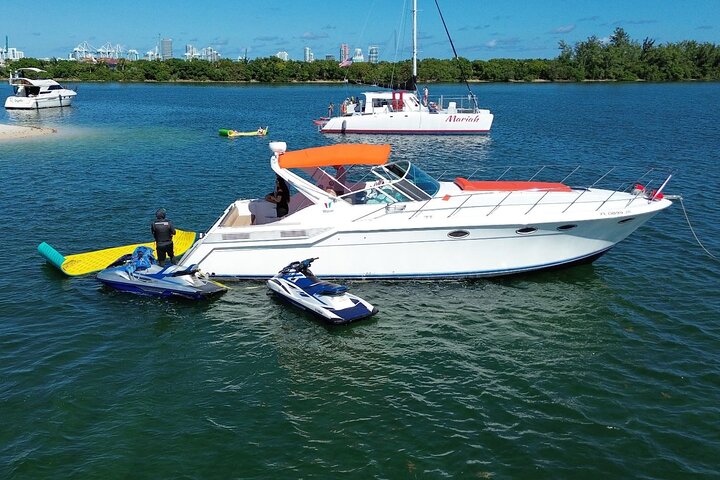 ✨ SeaRay Sundancer 45ft Orange | Miami Yacht Charter 3 %Miami Yacht Rentals%