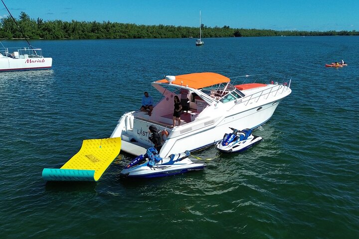 ✨ SeaRay Sundancer 45ft Orange | Miami Yacht Charter 5 %Miami Yacht Rentals%