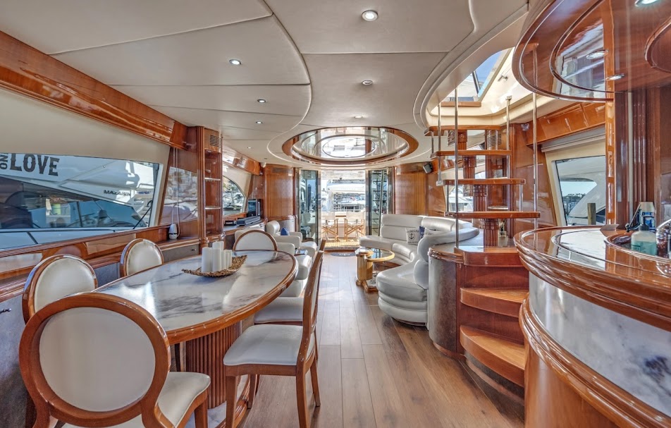 98ft “Luxury Yacht” Mega Yacht Charter 21 %MAlquiler de yates en Miami%