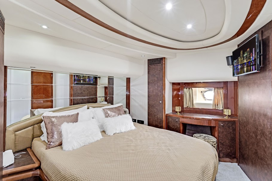 98ft “Luxury Yacht” Mega Yacht Charter 25 %MAlquiler de yates en Miami%
