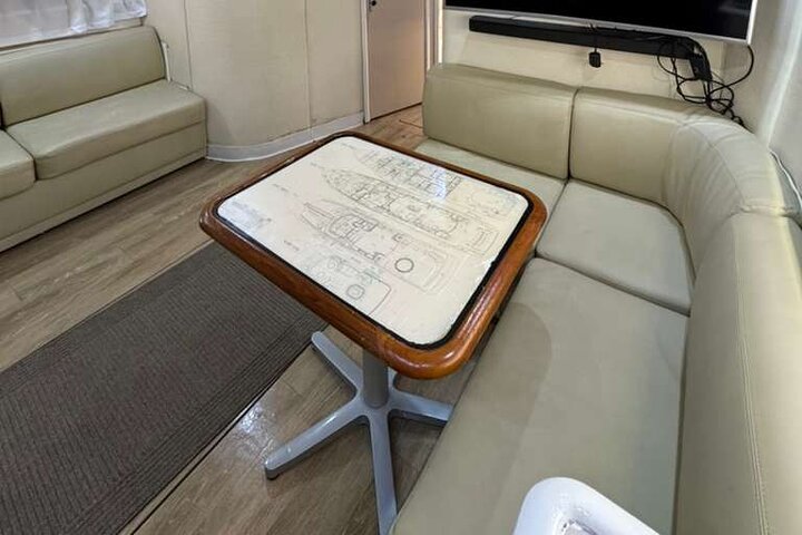 ✨ SeaRay Sundancer 45ft Orange | Miami Yacht Charter 6 %Miami Yacht Rentals%