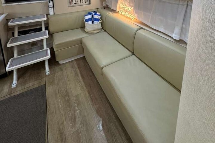 ✨ SeaRay Sundancer 45ft Orange | Miami Yacht Charter 7 %Miami Yacht Rentals%