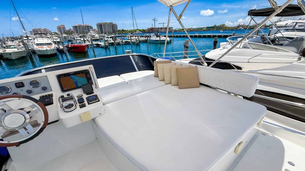 Azimut 53 “Latin Flow” (2015) 👑 | Exclusive Charter Adventure from $1300 5 %Miami Yacht Rentals%