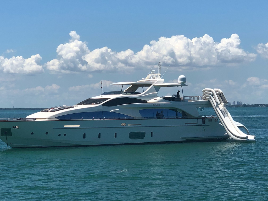 105ft Azimut “Babieca” Mega-Yacht Rental in Miami Beach 5 %Miami Yacht Rentals%