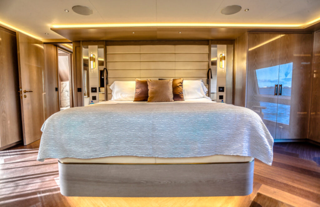 88ft Sirena Yacht Charter | Miami Beach Experience 🌴 2 %MAlquiler de yates en Miami%