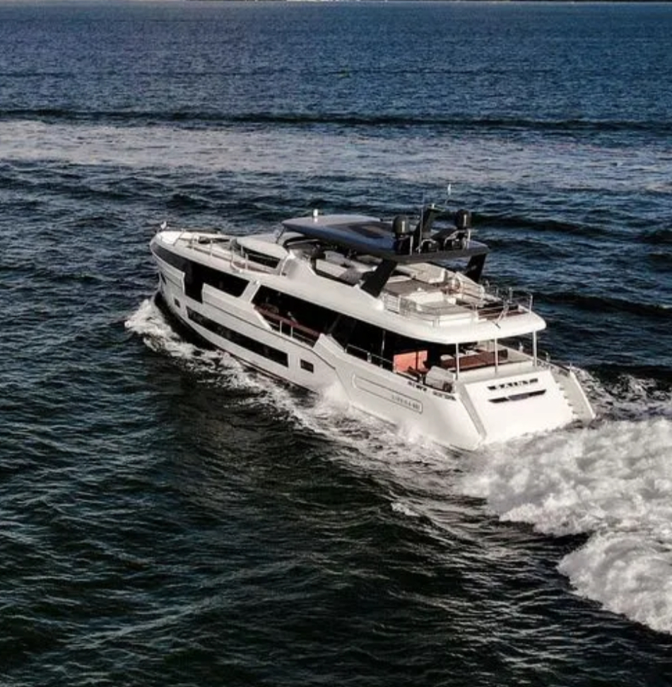 88ft Sirena Yacht Charter | Miami Beach Experience 🌴 5 %MAlquiler de yates en Miami%