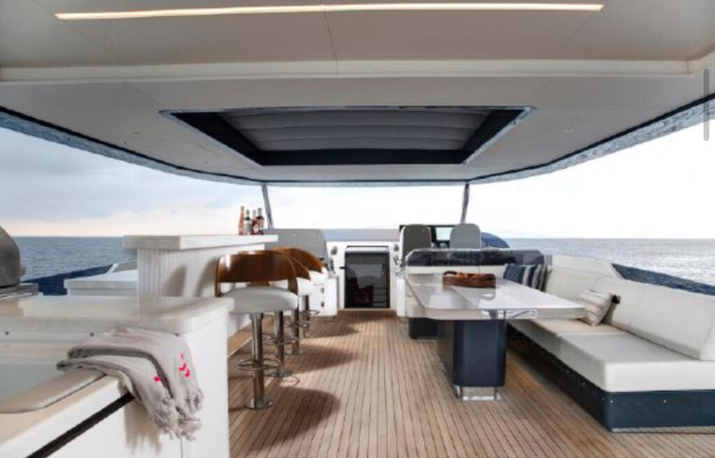 88ft Sirena Yacht Charter | Miami Beach Experience 🌴 10 %MAlquiler de yates en Miami%